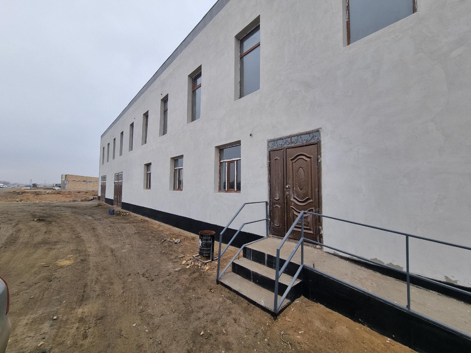 кос кол 3 автосалон бете - 120 кв.м - 2 бөлме - Коммерциялық