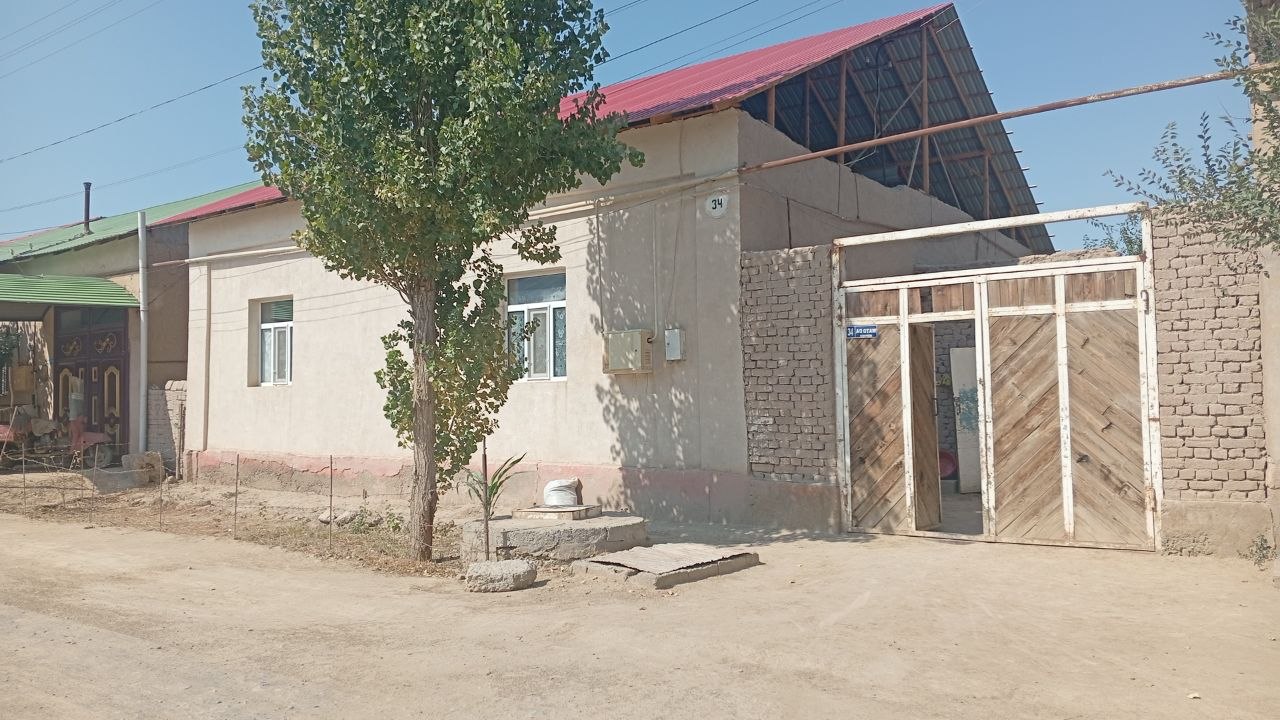 Герпиш завод - 5 соток - 4 бөлме - Жер жай