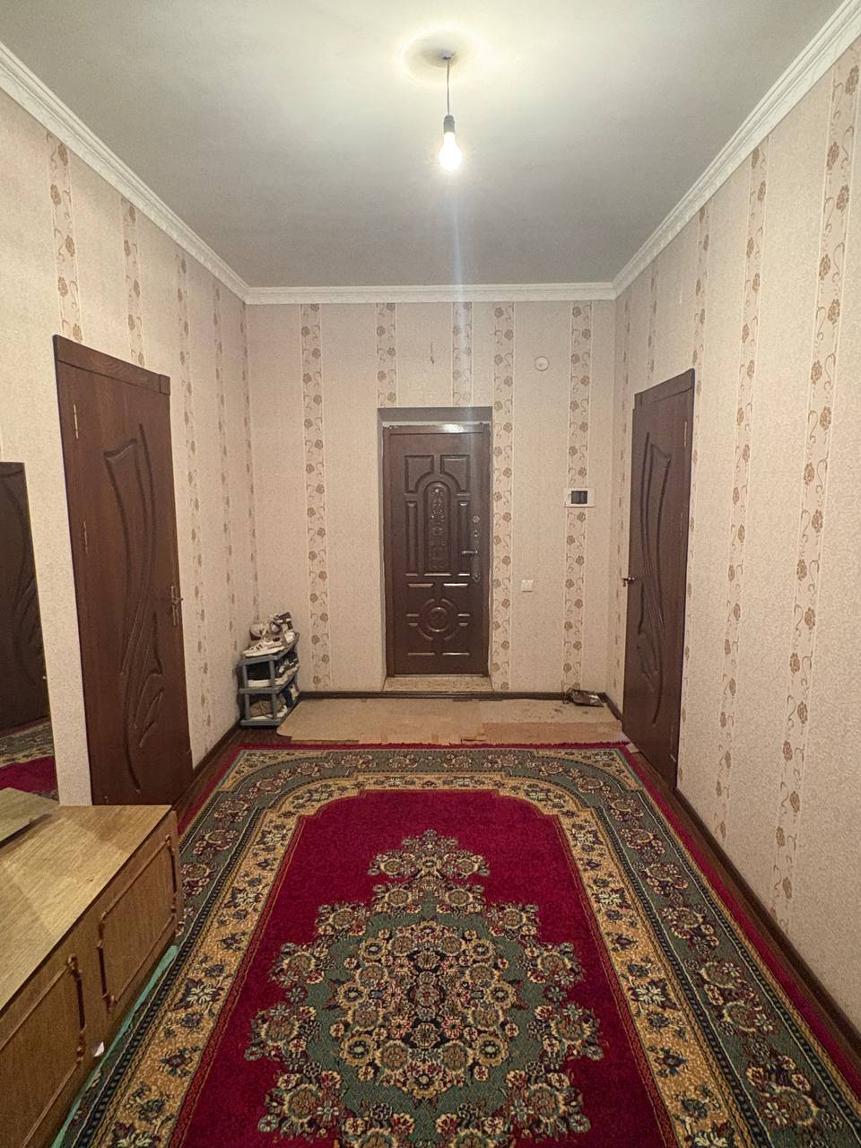 Е. Алакоз - 3 бөлме - Квартира