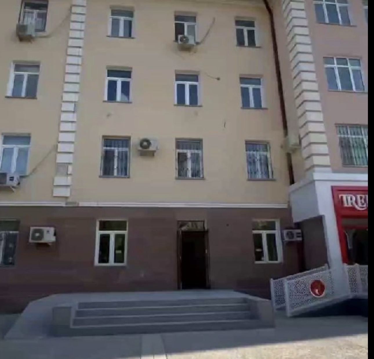 г.Нукус - 100 кв.м - 3 бөлме - Коммерциялық